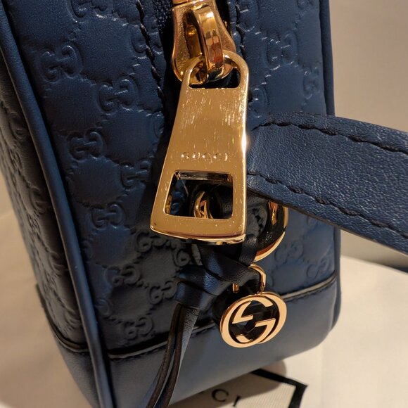 GUCCI Microguccissima Bree Crossbody Camera Bag - Picture 7 of 11